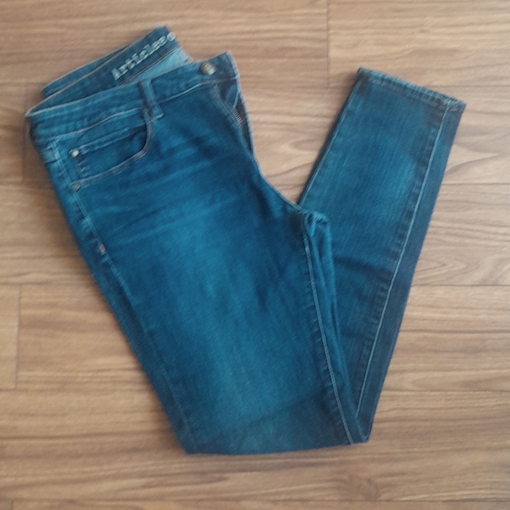 AOS JEANS